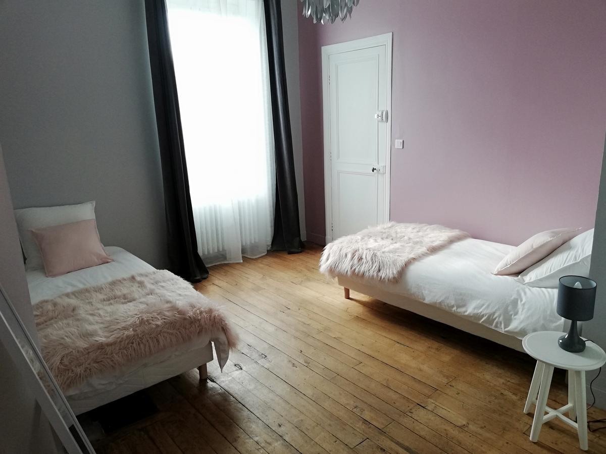 L'Angely - Chambres D'Hotes Niort Exterior photo